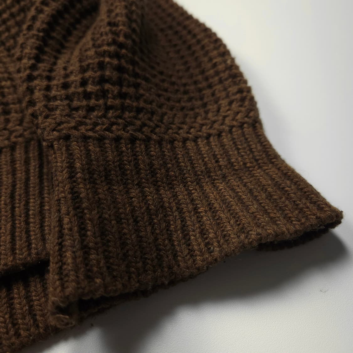 아웃스탠딩 로우 게이지 브라운 스웨터 (XL) 상품이미지3