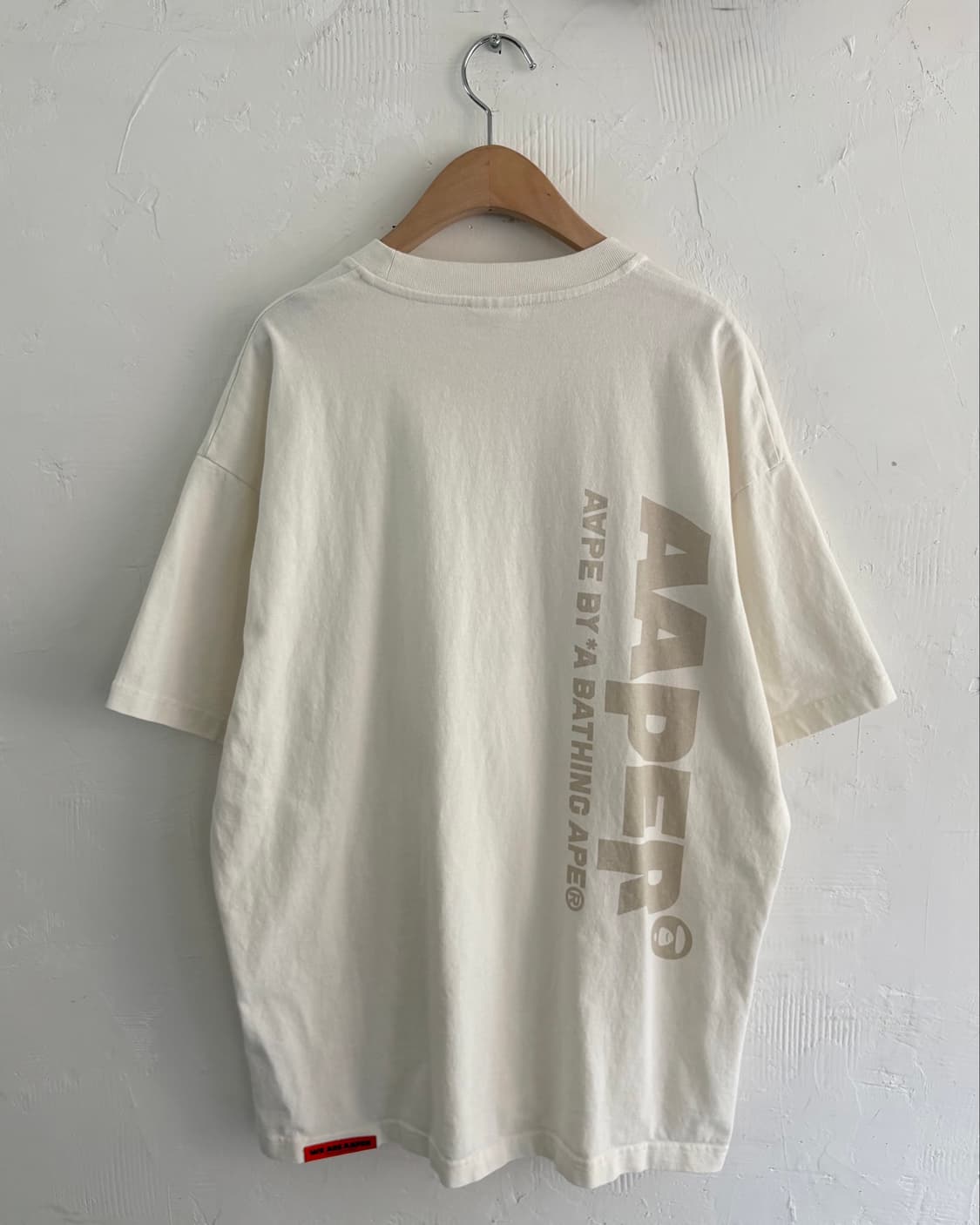 Aape 에이프 아이보리 메디콤보이 그래픽 티셔츠 상품이미지3