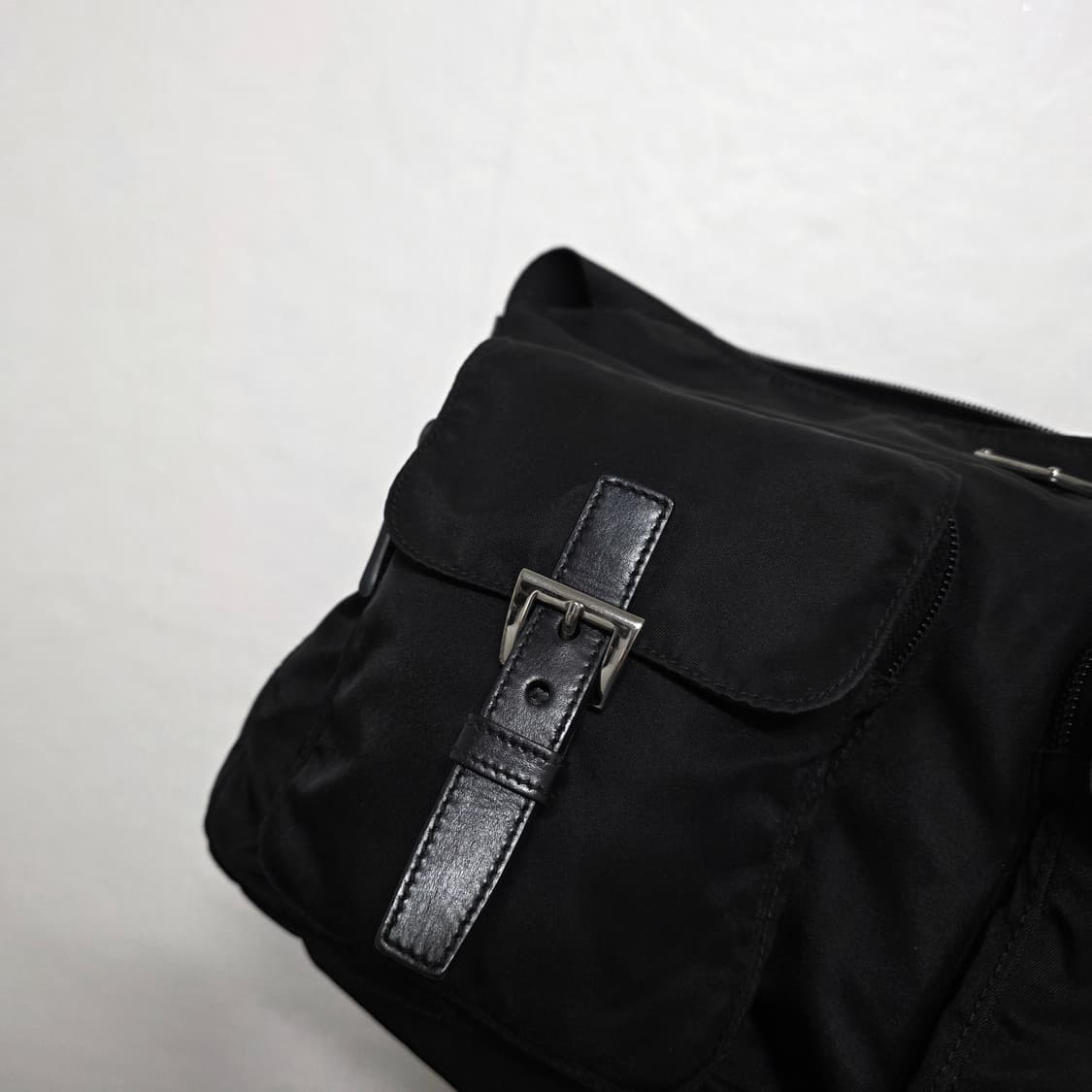 [정품 PRADA] 프라다 투포켓 지퍼 나일론 남성 크로스백 라지 상품이미지5