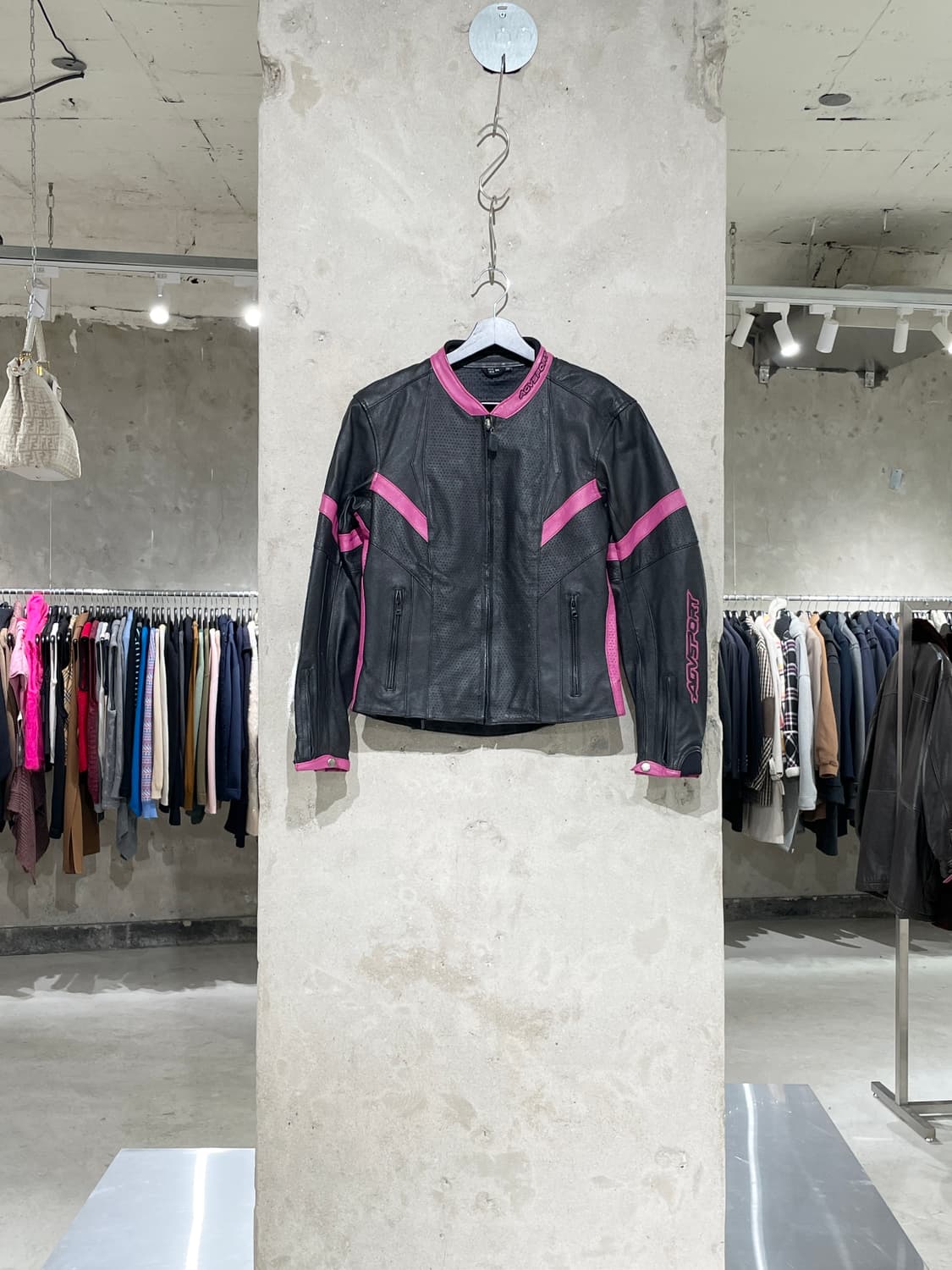 AGV 스포츠 블랙 핑크 파이핑 바이커 레더 자켓 상품이미지1