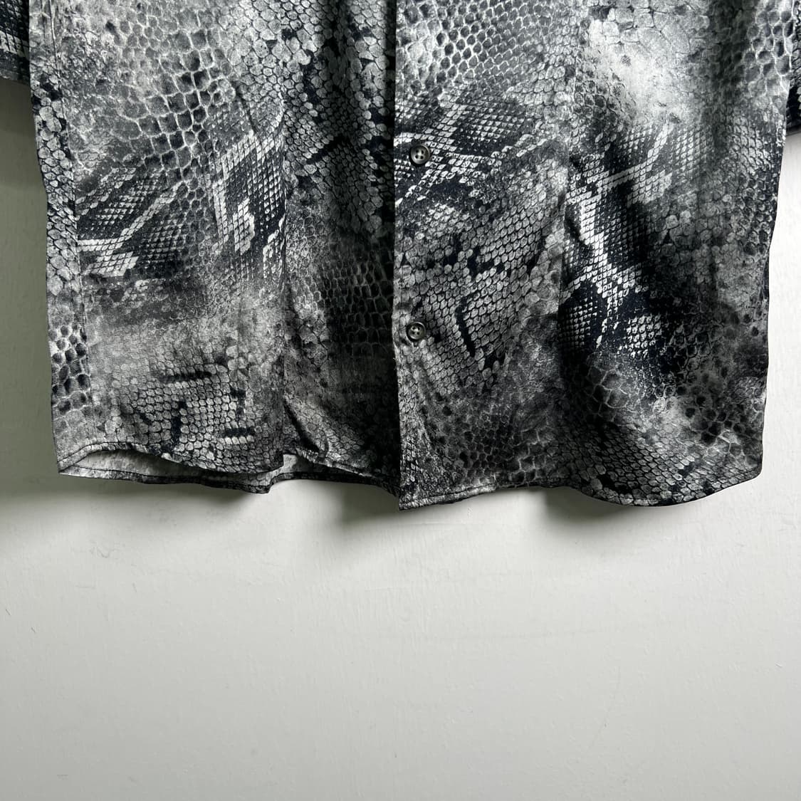 tornado mart 토네이도 마트 뱀피 파이톤 프린트 셔츠 L 상품이미지6