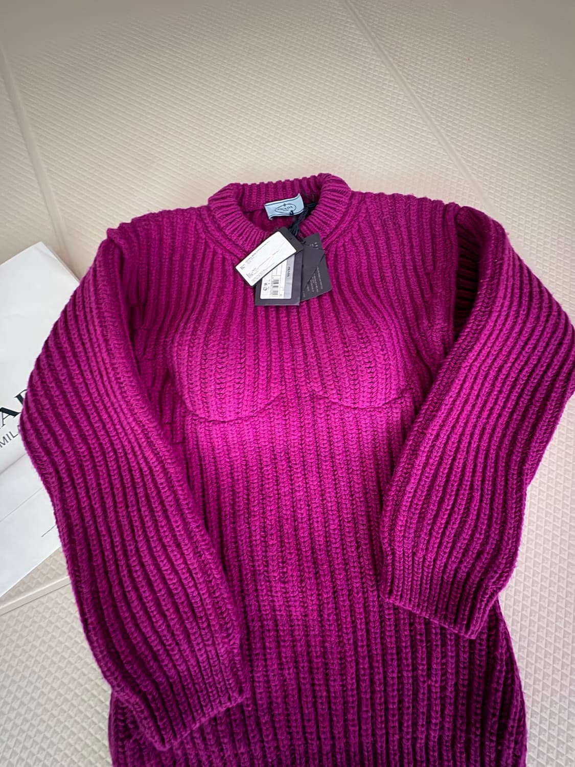 새상품 ) 프라다 백로고 울니트 사이즈40 상품이미지4