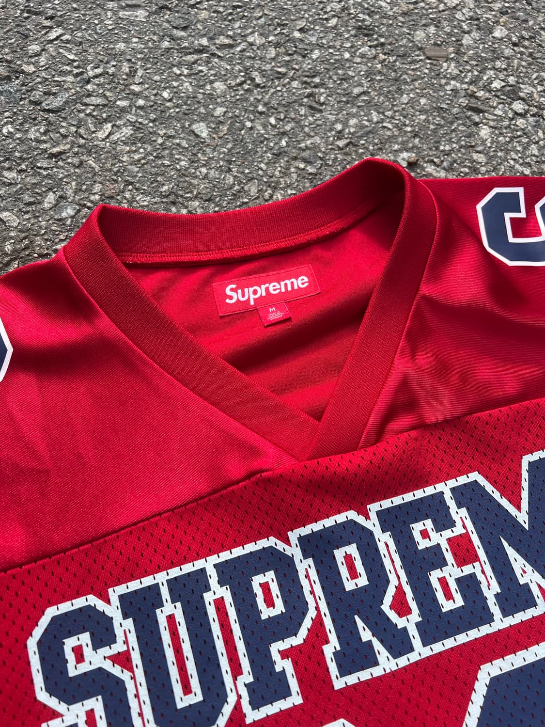 25fw 슈프림 본즈 풋볼 저지티 M 상품이미지2