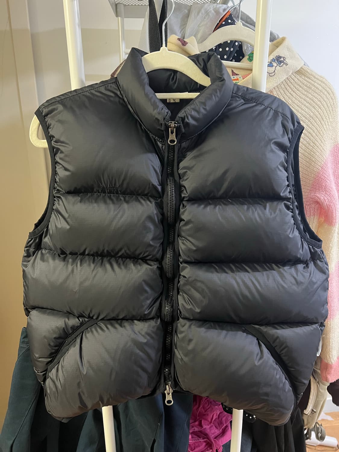 에옹쓰 조끼패딩 2023  상품이미지1