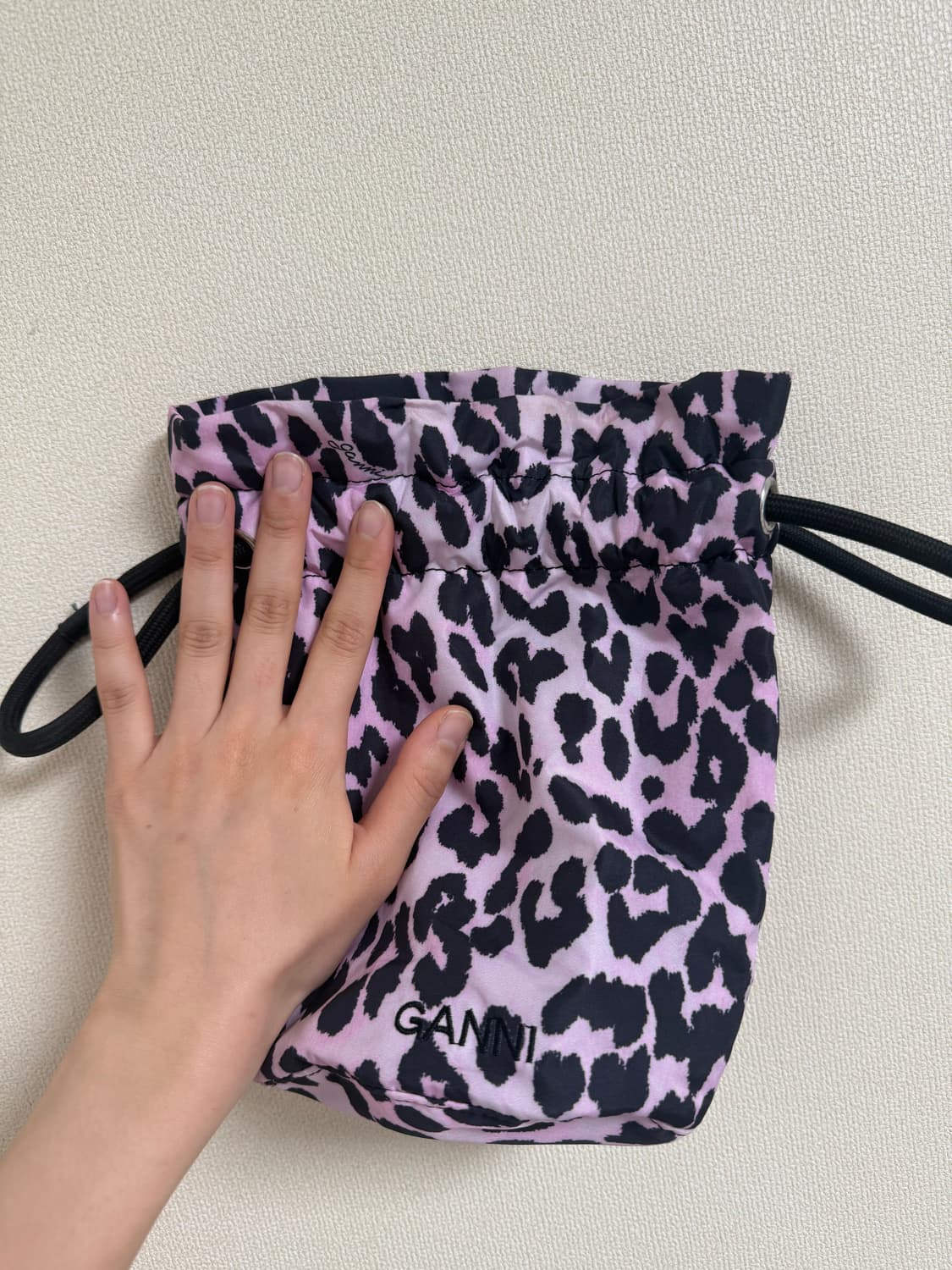 GANNI 가니 레오파드 나일론 백 상품이미지4