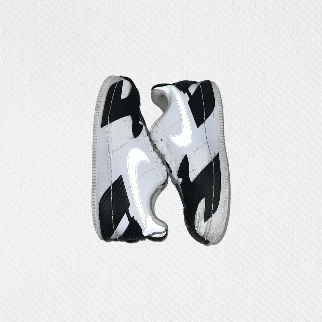 245 나이키 에어포스1 NDSTRKT 화이트 상품이미지2