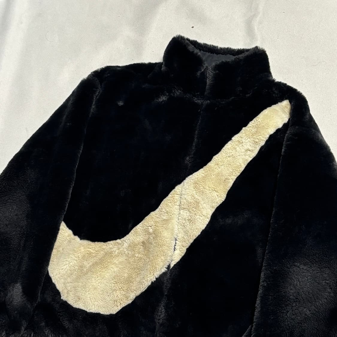 XXL 나이키 빅스우시 블랙 퍼 자켓 상품이미지1