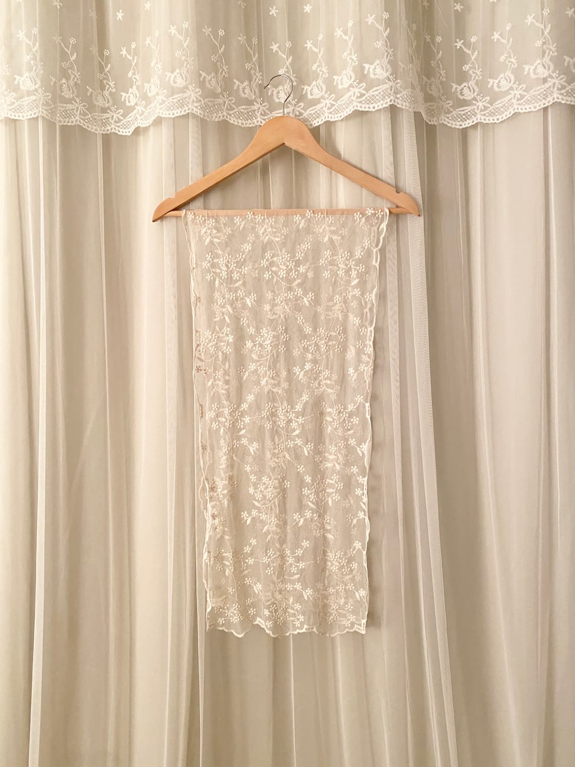 Ivory Floral Lace Scarf 상품이미지1