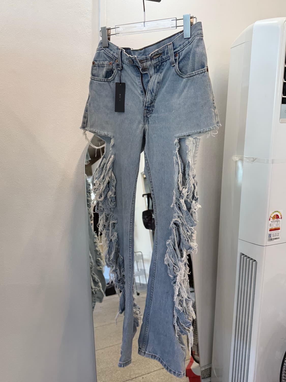 Levi’s 505 Ripped Denim Jeans 상품이미지1
