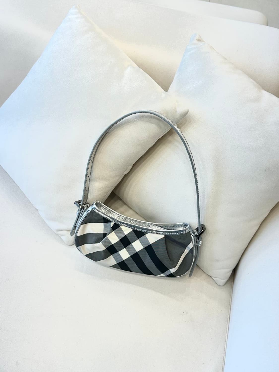 버버리 비트체크 미니 숄더백 (정품) 상품이미지1