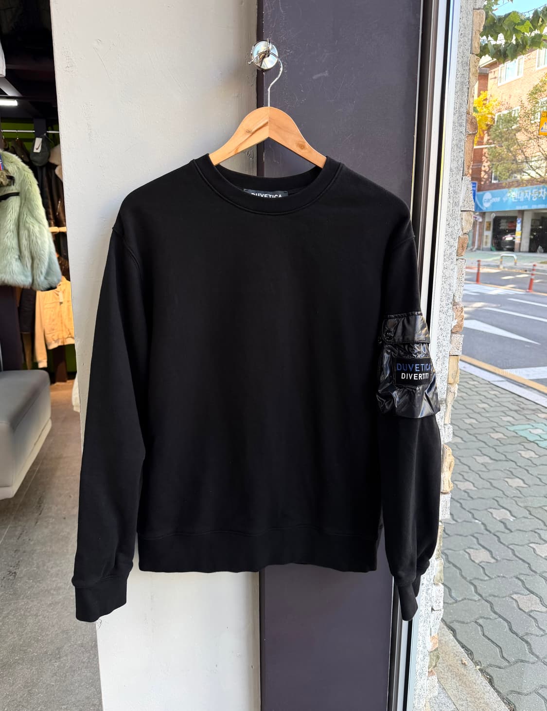 L/ 듀베티카 22FW 맨투맨 상품이미지2