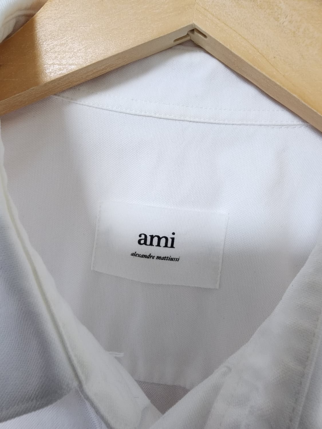 아미 스몰 하트 자수 
화이트 옥스포드 셔츠 상품이미지5