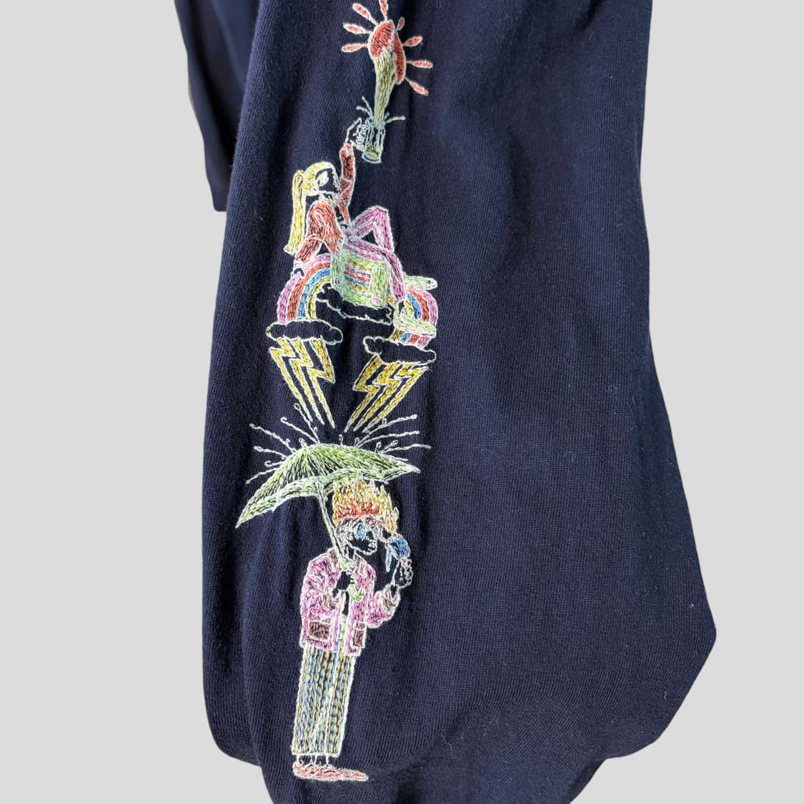 (XL)Left Alone 일러스트 자수 긴팔 티셔츠 상품이미지6