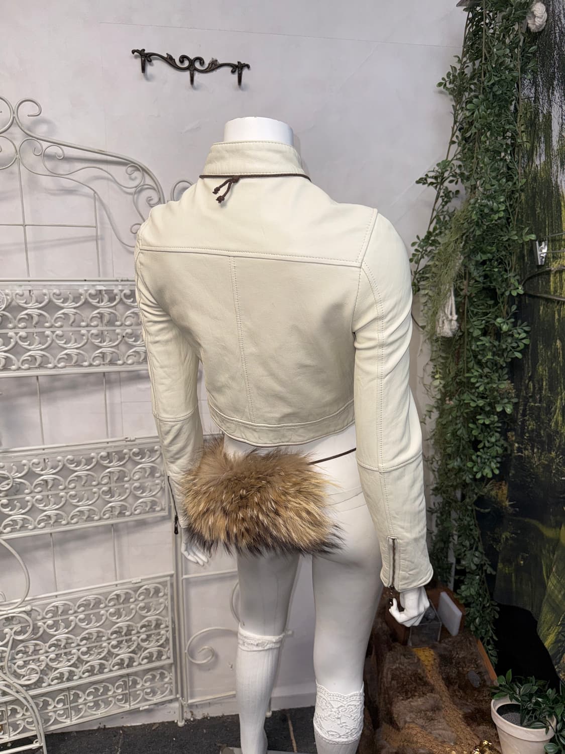 Ivory lamb skin crop jacket  상품이미지2