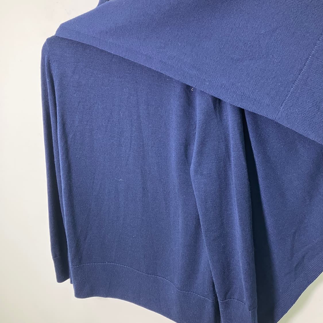 코스 메리노 울 하이브리드 케이프 니트 상품이미지5