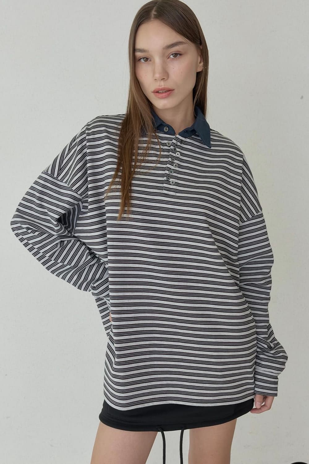 오데스 HAILEY BUTTONED PK TEE - GREY 상품이미지2