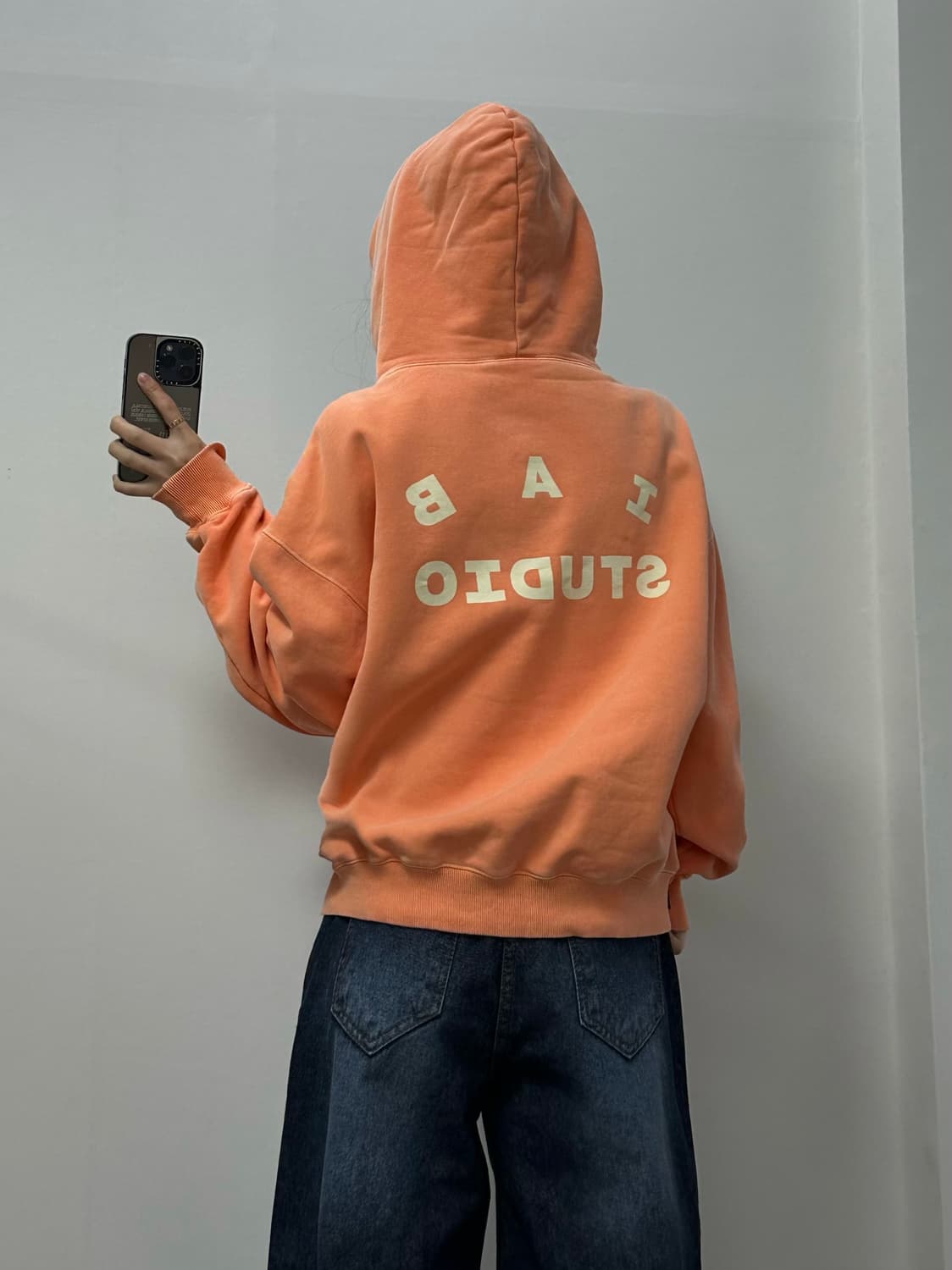 아이앱스튜디오 피그먼트 살몬 후드티 상품이미지2