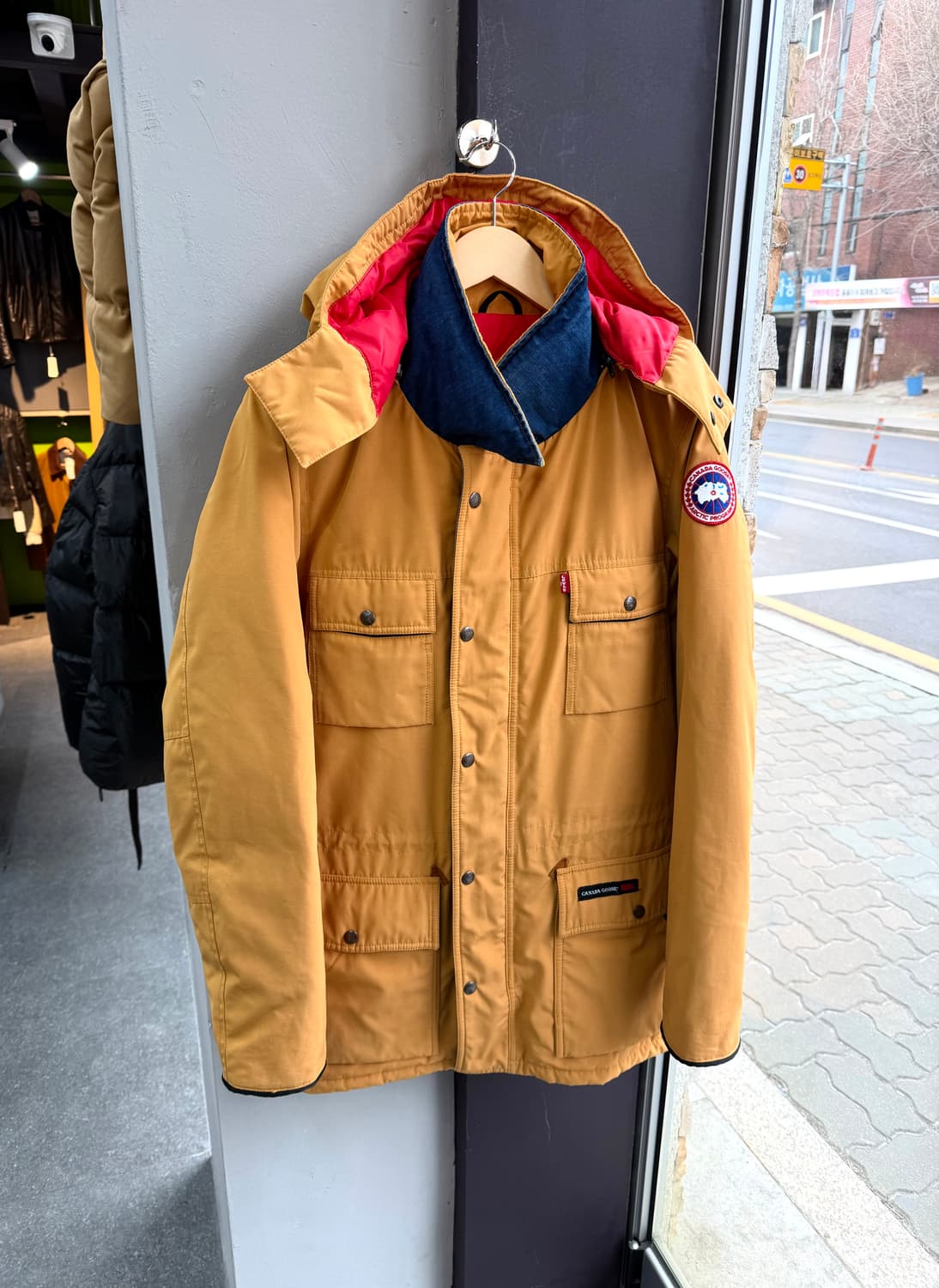 M/ 캐나다구스 x 리바이스 리미티드300 Banff 다운패딩 상품이미지4