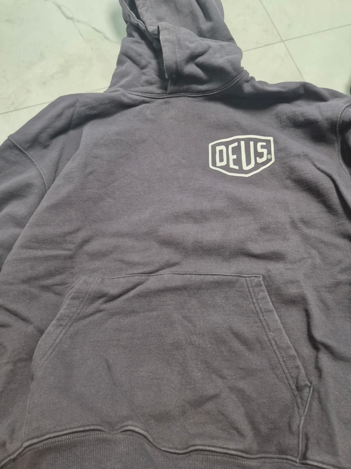 데우스 후드티 s 판매합니다 상품이미지1