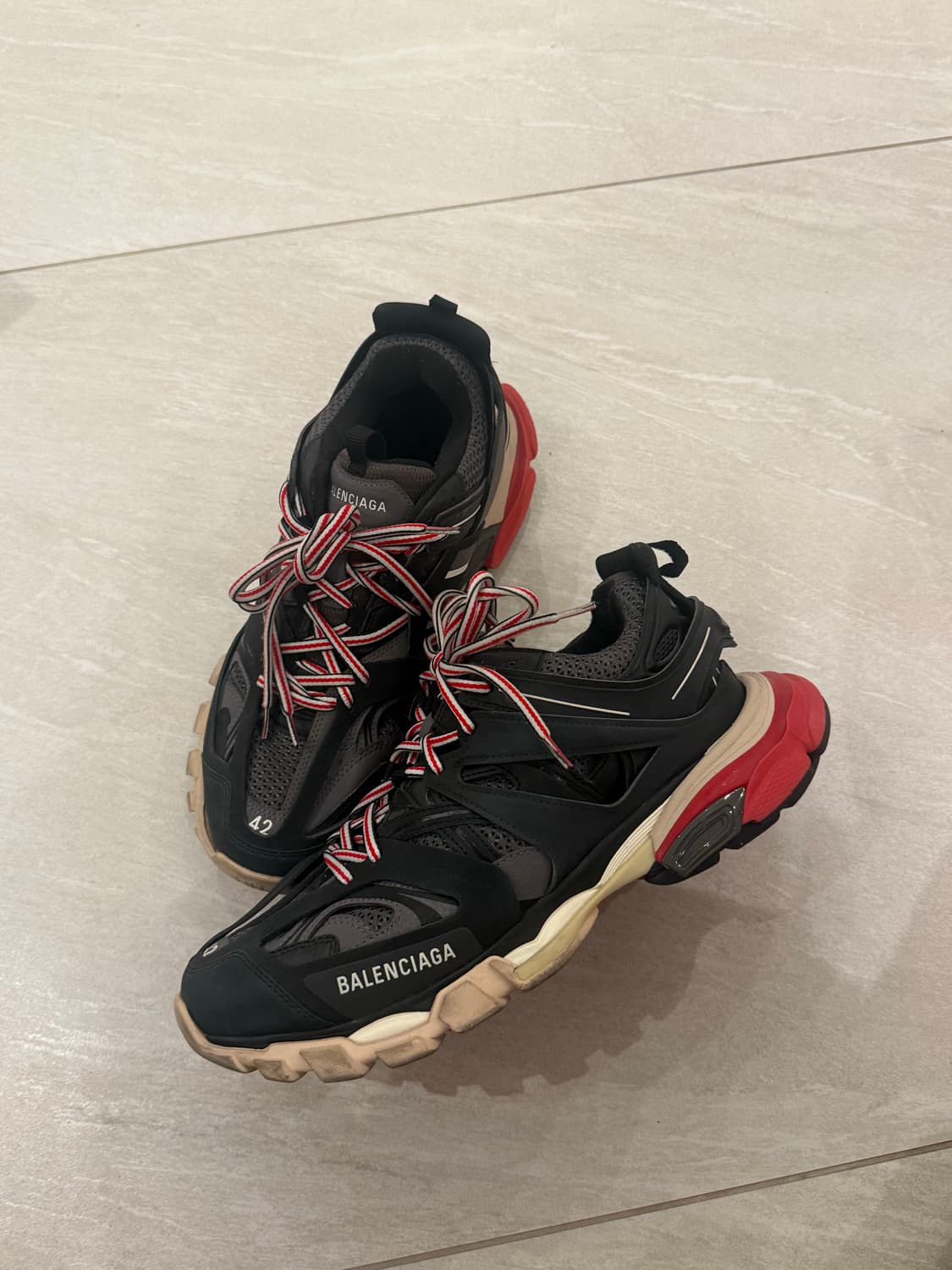 발렌시아가 트랙 스니커즈 42사이즈 상품이미지2