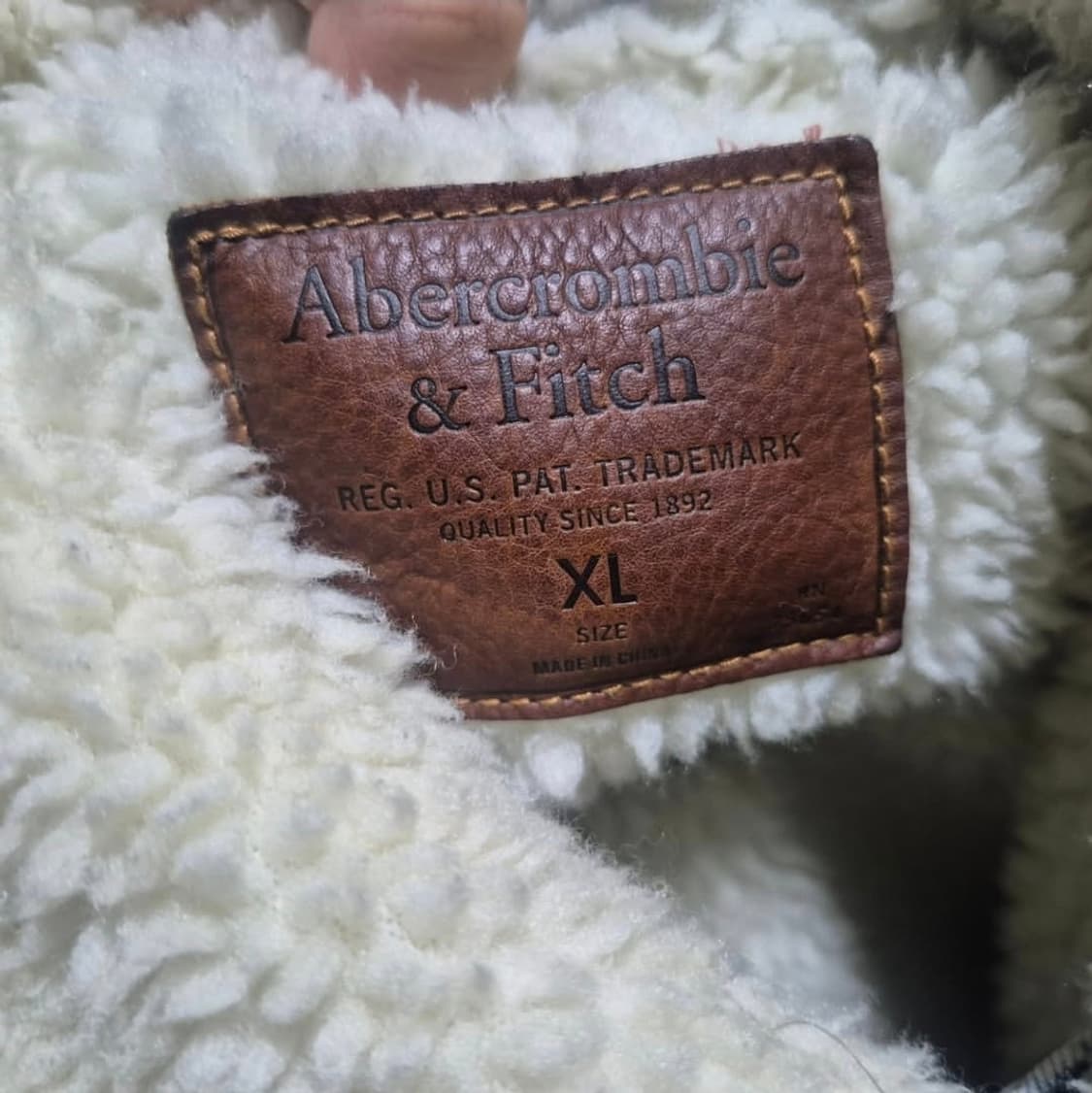 (희귀)아베크롬비앤피치 엠브로이더리드 셰르파 데님 트러커 자켓 XL 상품이미지2