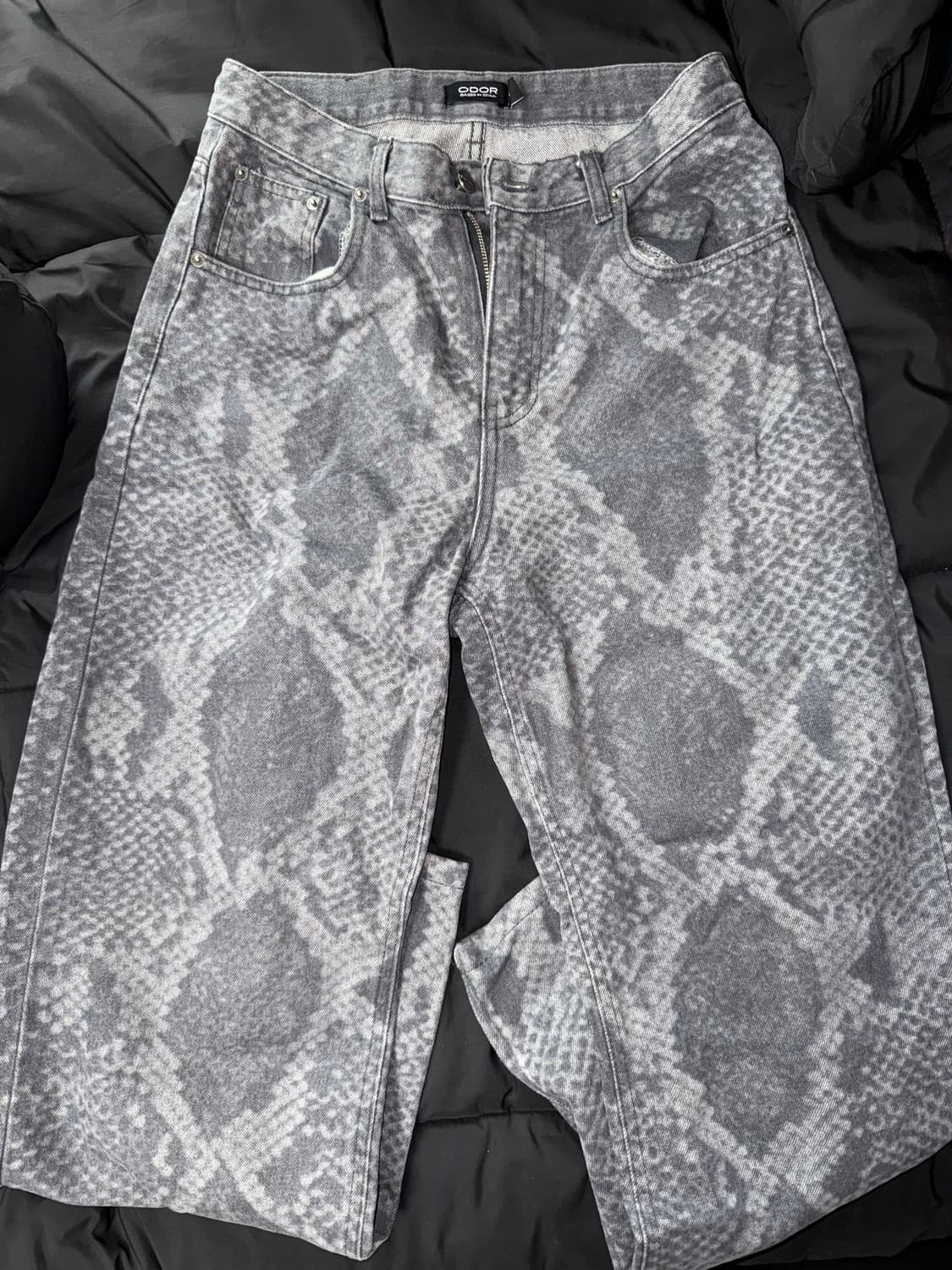 오도어 Kay python pants 상품이미지6