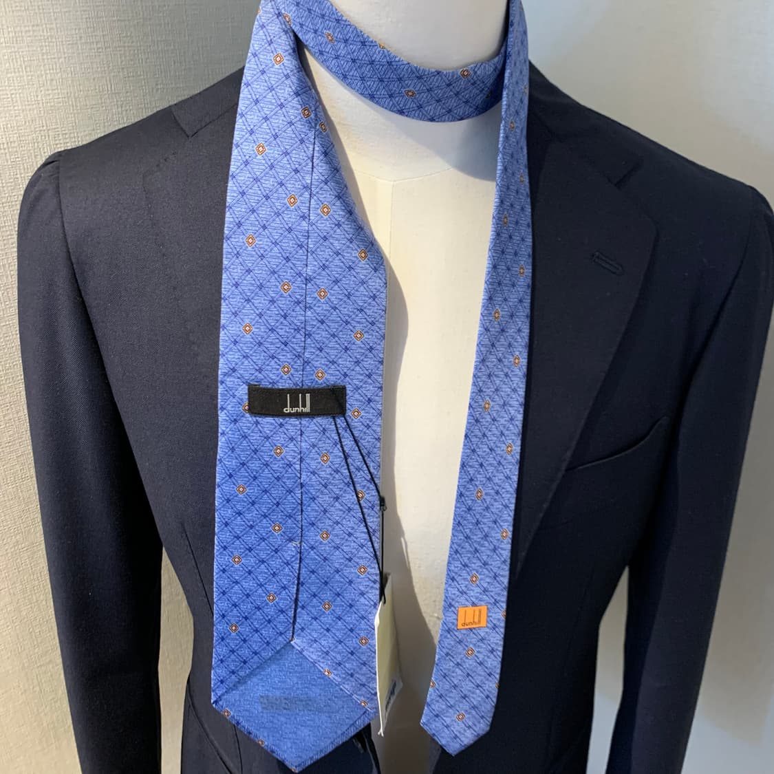 던힐(dunhill) 택 달린 미사용품 명품넥타이 A+등급 9.4cm 상품이미지2