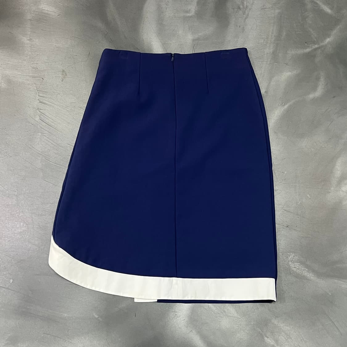  jw앤더슨 배색 미디 스커트 y16030 상품이미지2