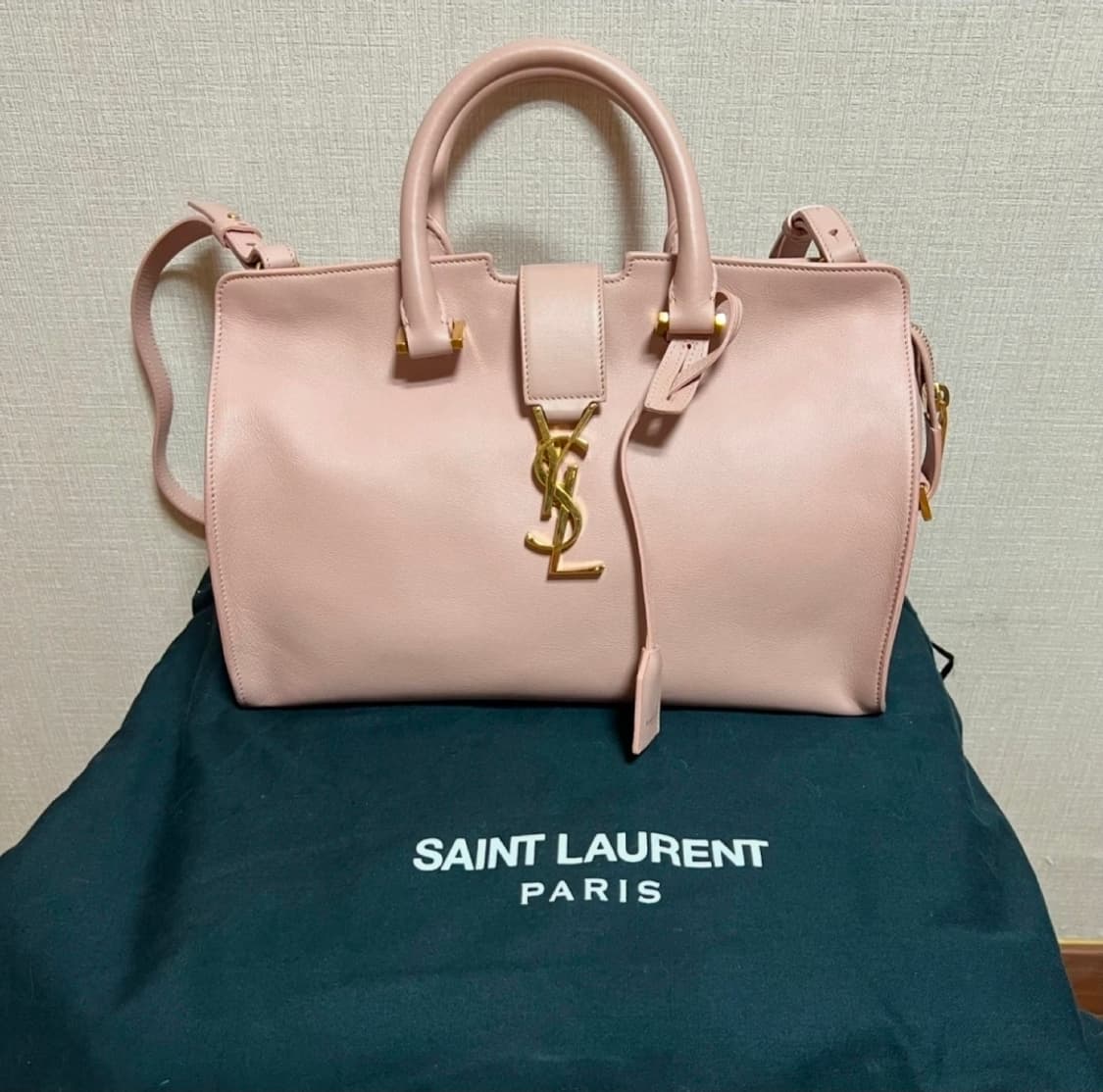 입생로랑 베이비핑크 카바스백 스몰  상품이미지2