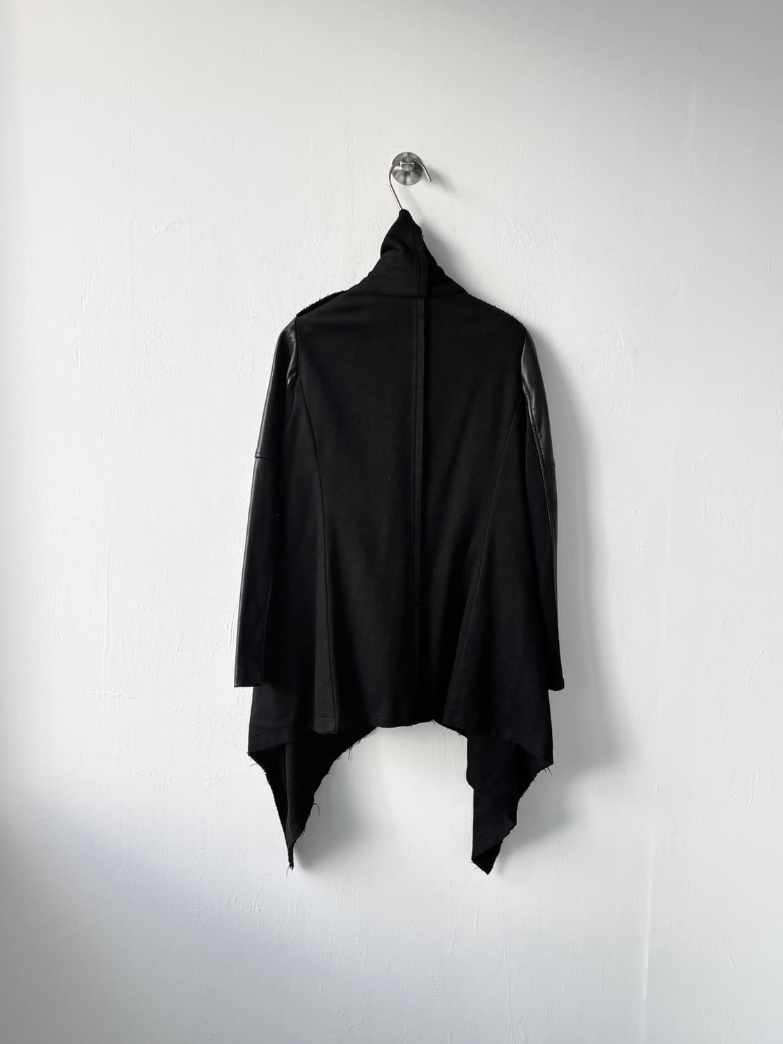 헬무트랭 레더 암 비대칭 코트  상품이미지7