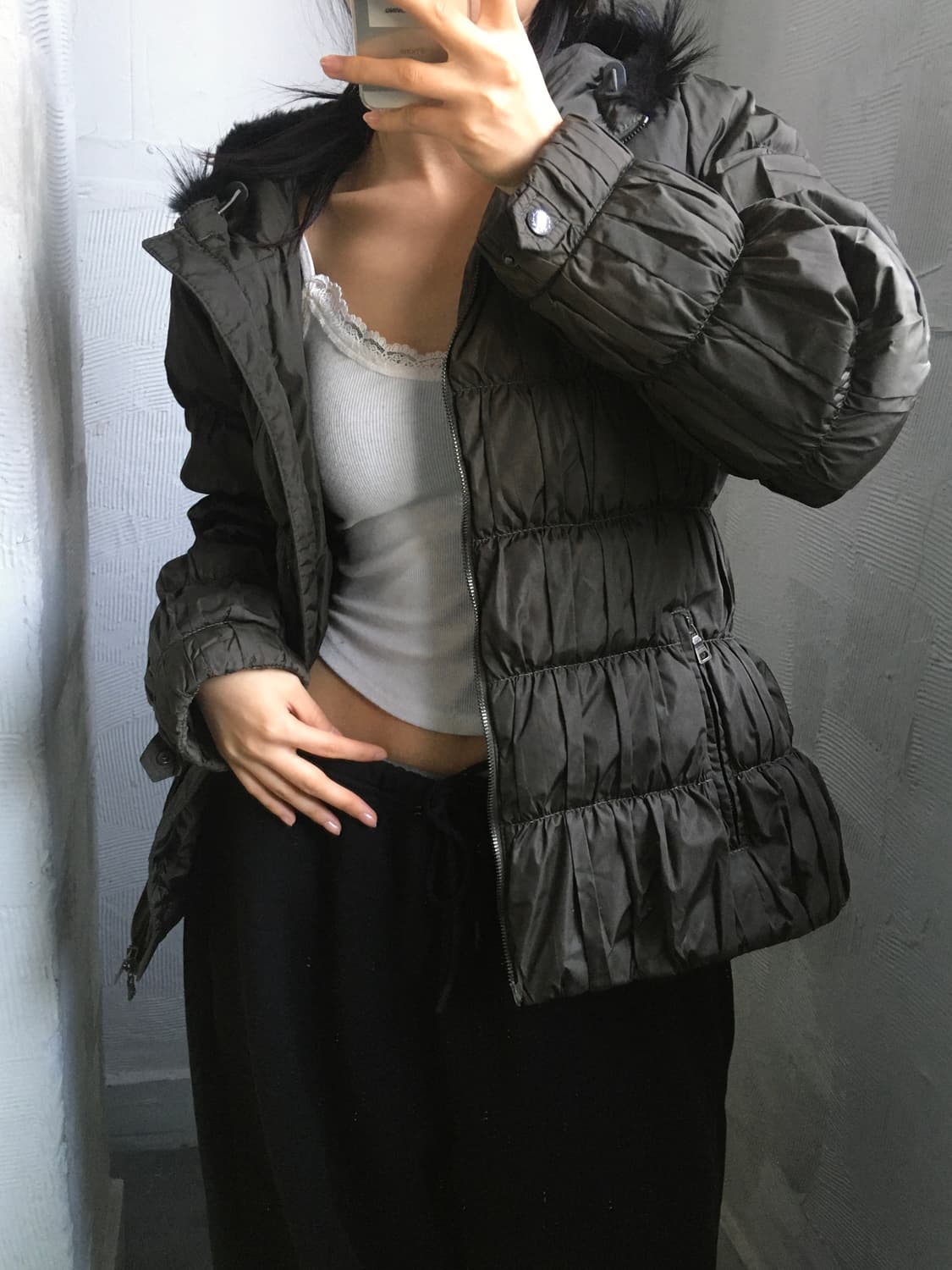 PRADA 프라다 카키 셔링 퍼 후드 우먼 패딩 상품이미지1