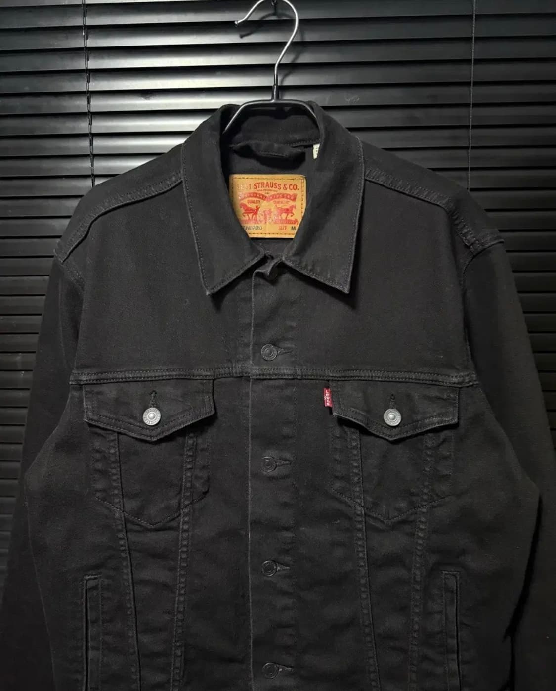 리바이스 블랙 트러커 자켓 상품이미지2