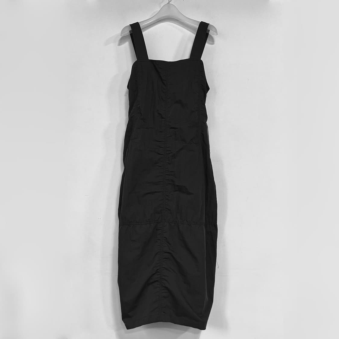 비이커 24 크링클 슬리브리스 원피스 상품이미지1