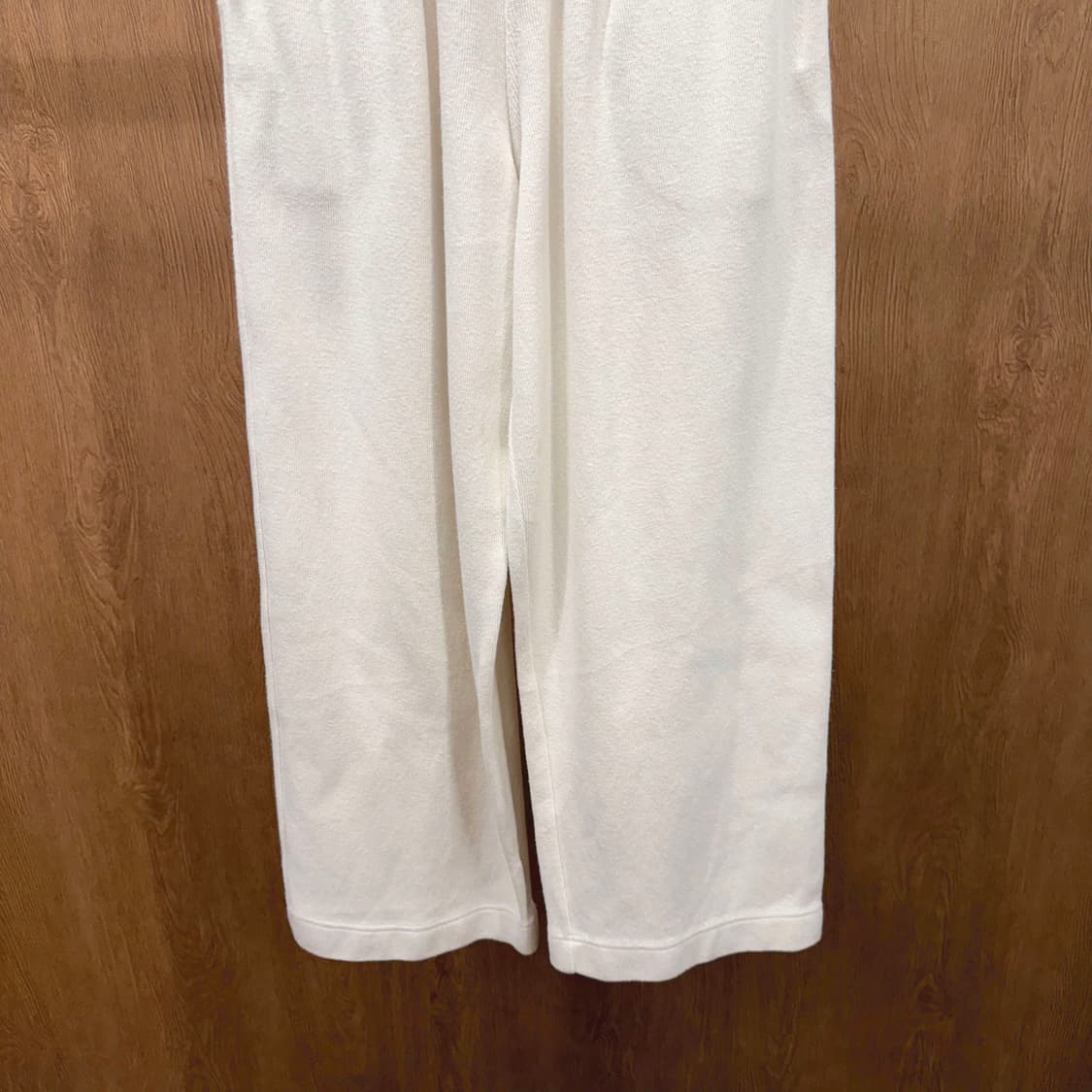이세이미야케 플랜테이션 트레이닝 팬츠 허리 밴딩 포켓 디테일 아이보리 상품이미지5