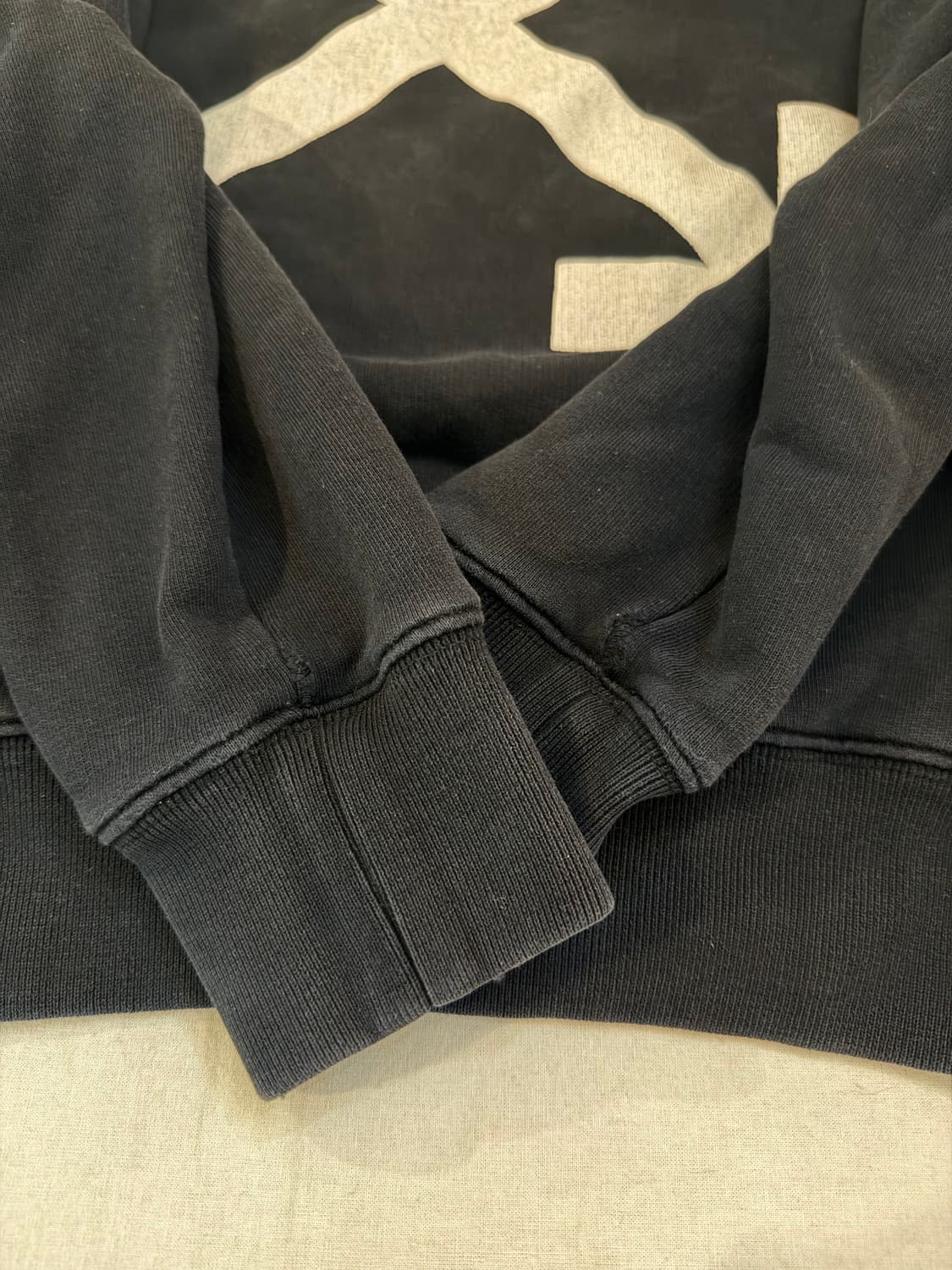 오프화이트 18ss 모나리자 애로우 맨투맨 스웻셔츠 블랙 상품이미지7