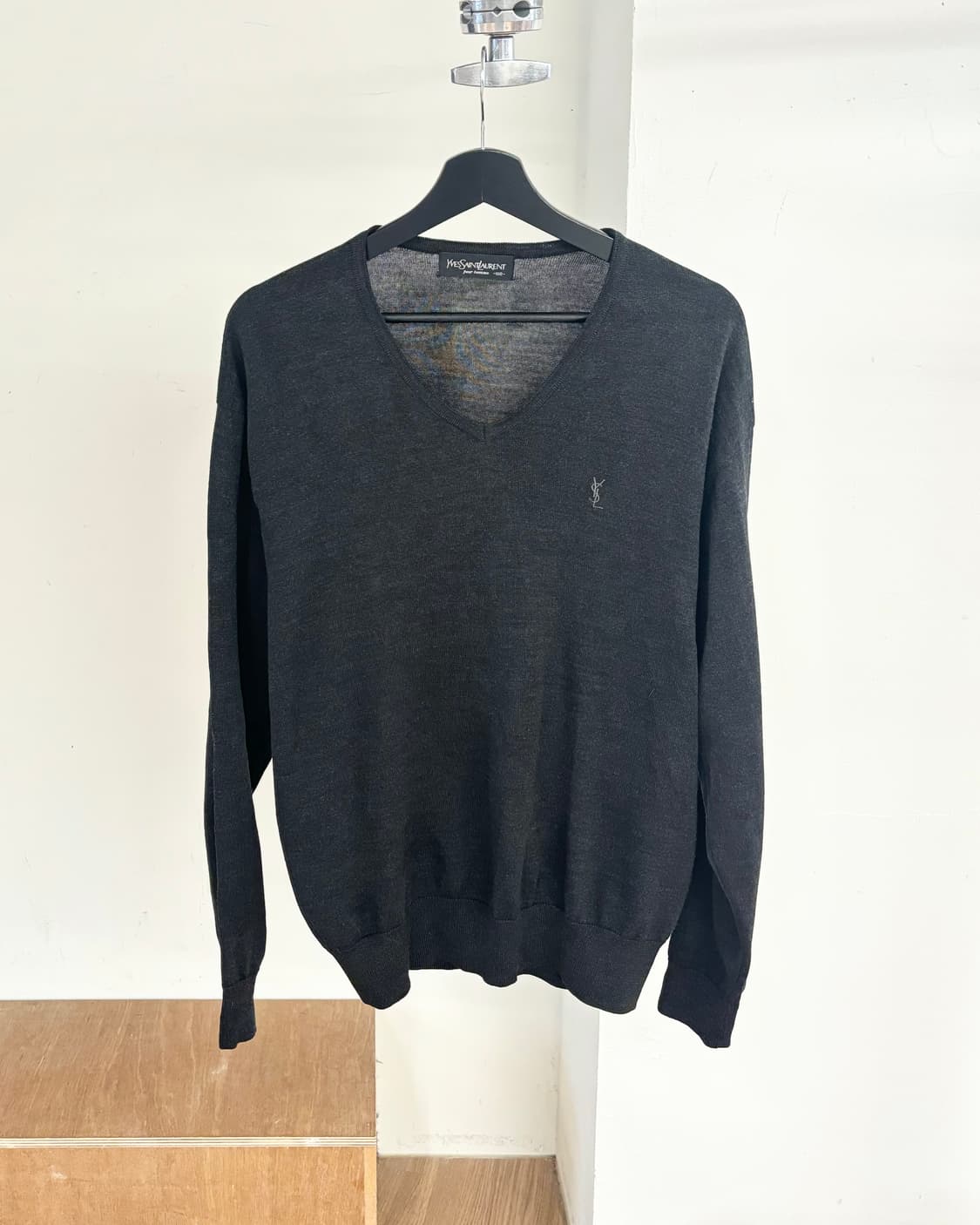 이브 생 로랑 브이넥 울 니트 스웨터 상품이미지1