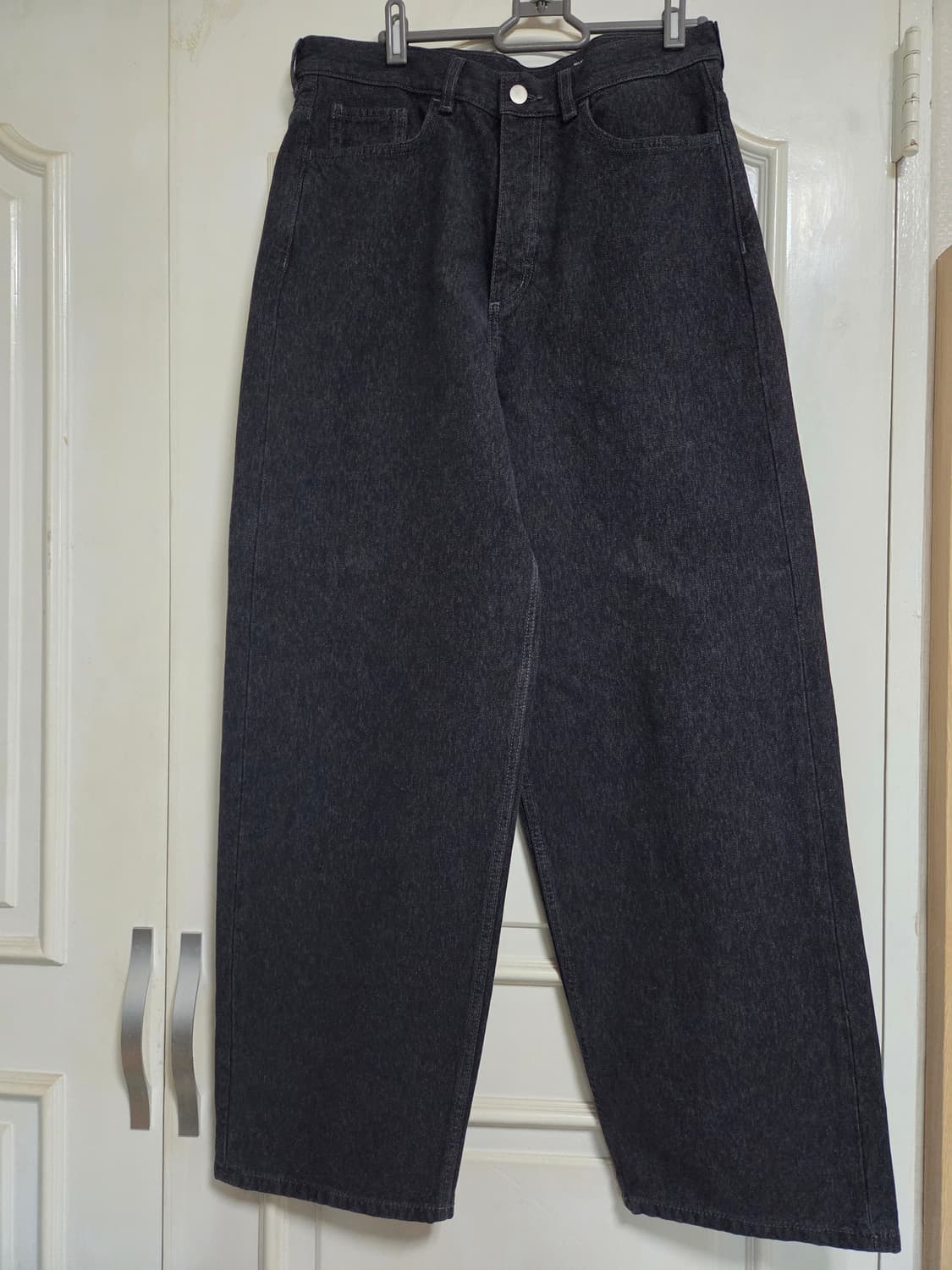 cos 코스 릴렉스드 와이드 레그진 블랙 46사이즈 상품이미지1