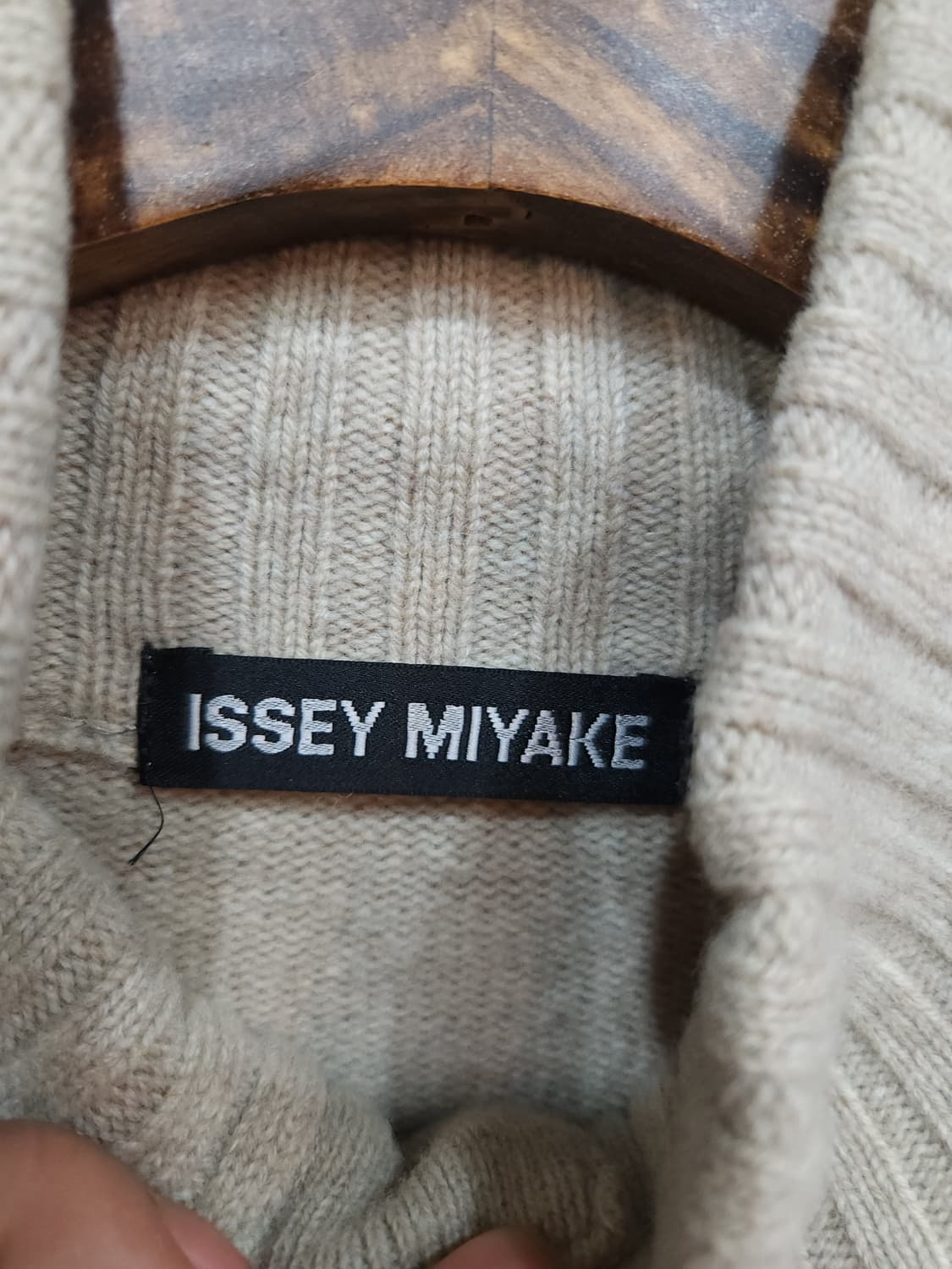 이세이미야케 울 버튼 집업 자켓

 상품이미지2