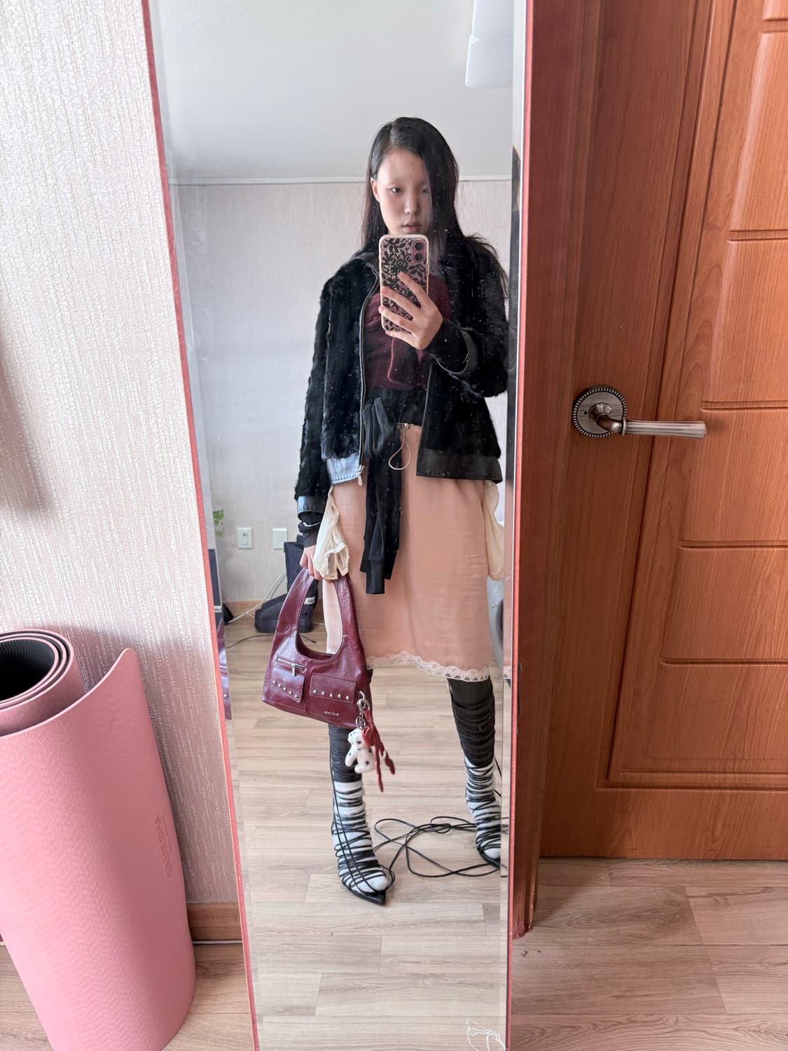 Sculptor 스컬프터 버건디 앙고라 니트 크롭 가디건 상품이미지2