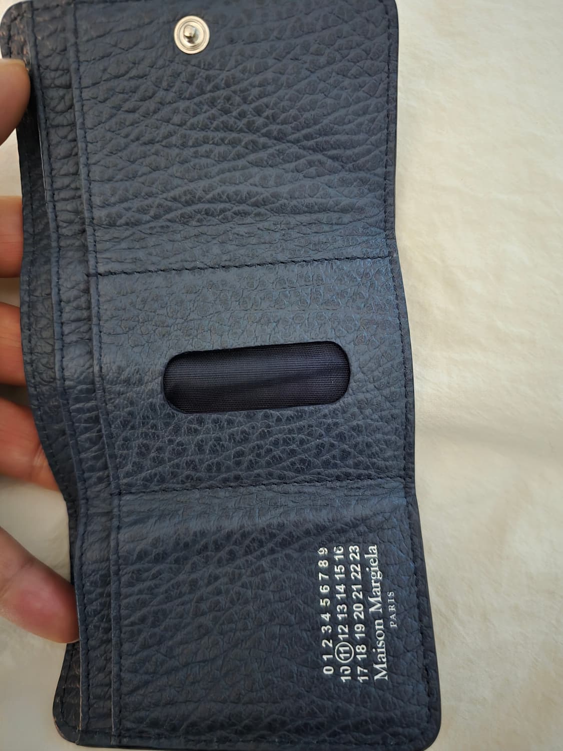 메종 마르지엘라 네이비카드지갑입니다. 상품이미지2