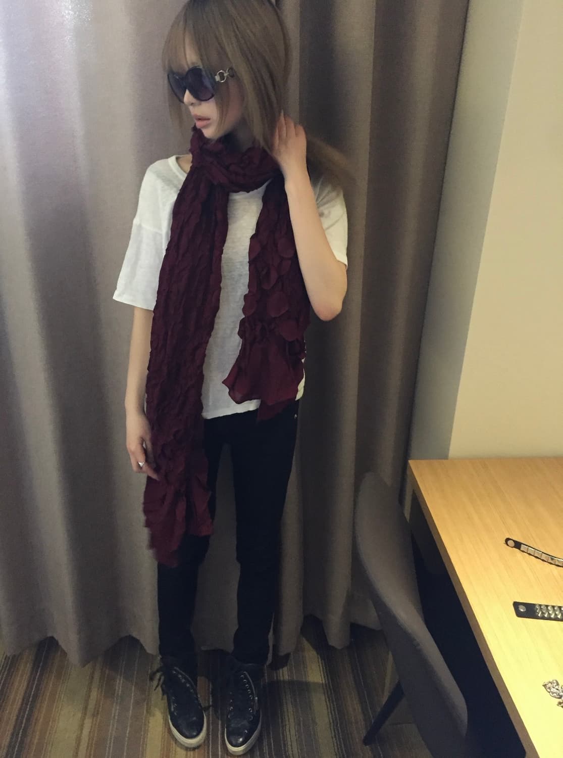 Burgundy Petal Scarf  상품이미지1