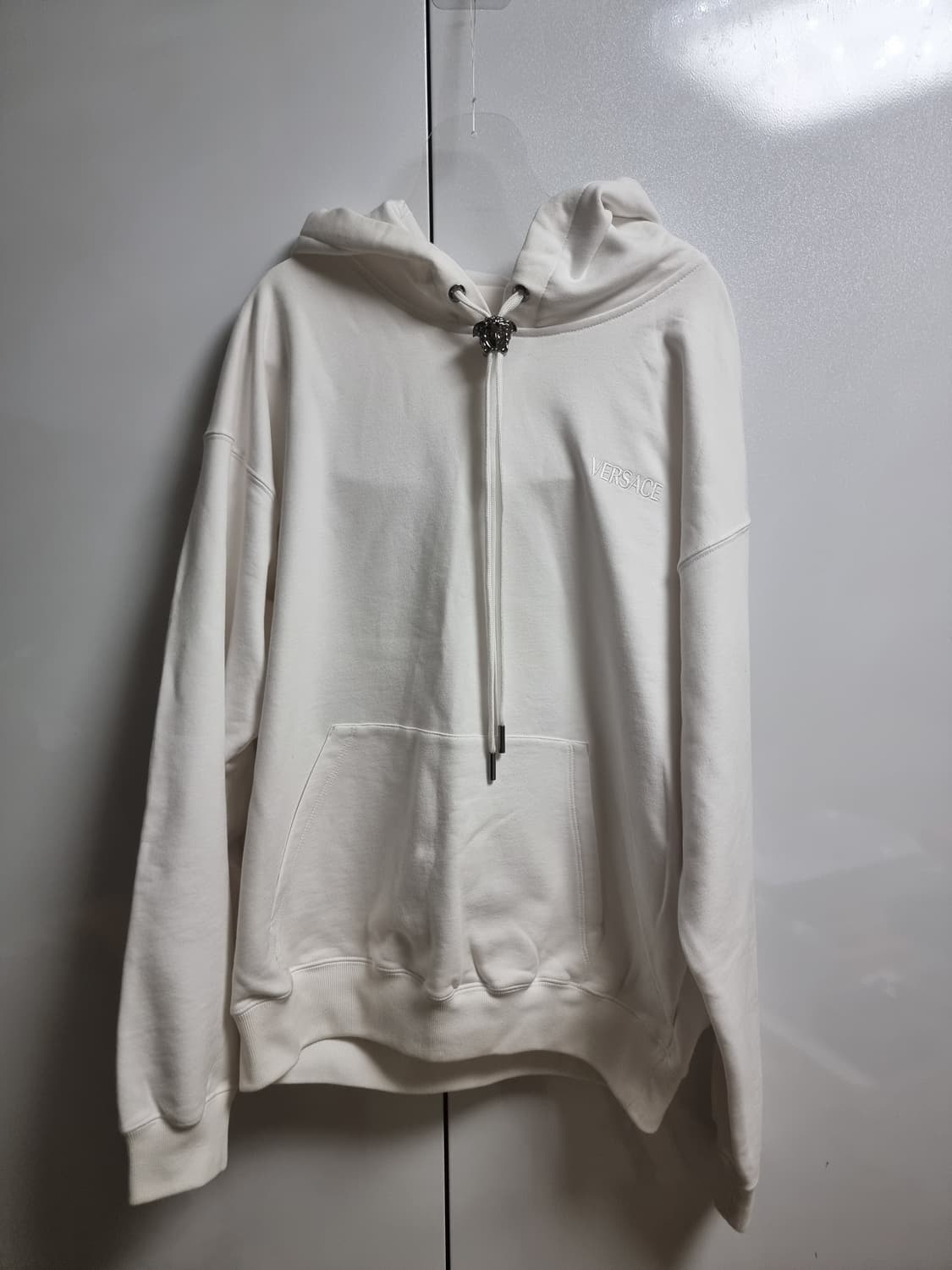 베르사체 메두사 후디 화이트 M사이즈(국내100) 상품이미지3