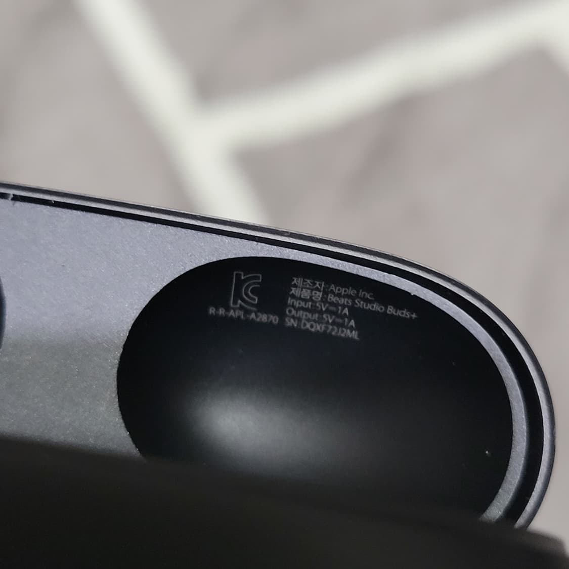 비츠 스튜디오 버즈 플러스 블랙 색상 본체 상품이미지4