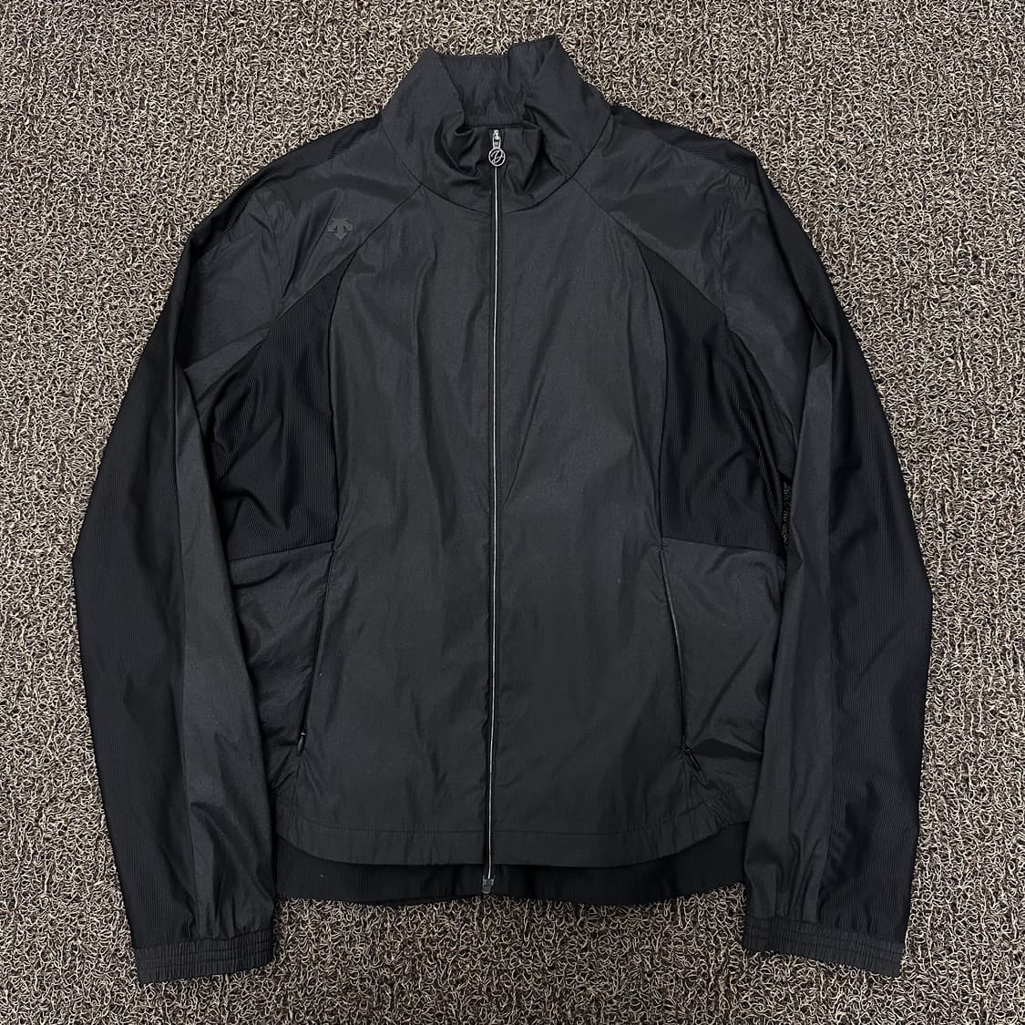 데상트 여성 골프웨어 경량 바람막이 자켓 95(L) 상품이미지1