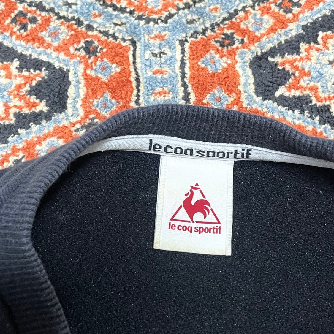 르꼬끄 스포티프 스펠로고 블랙 맨투맨 여성S 상품이미지3