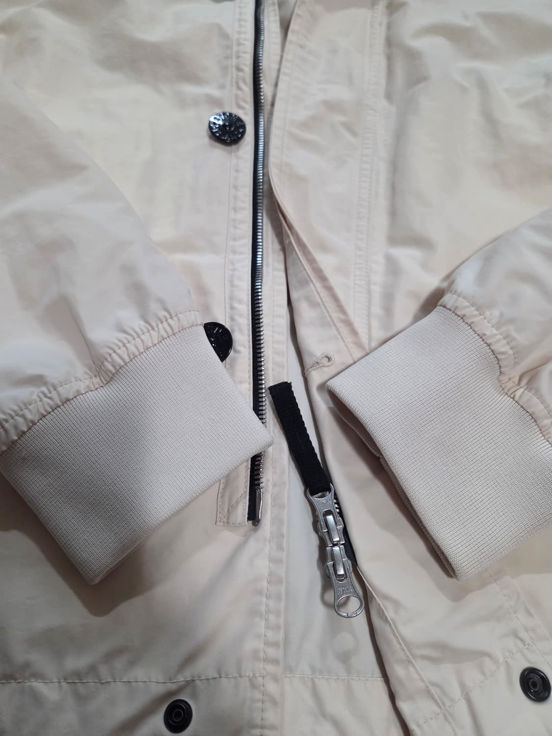 [2회착용] 스톤아일랜드 마이크로 렙스 후드 자켓 상품이미지8