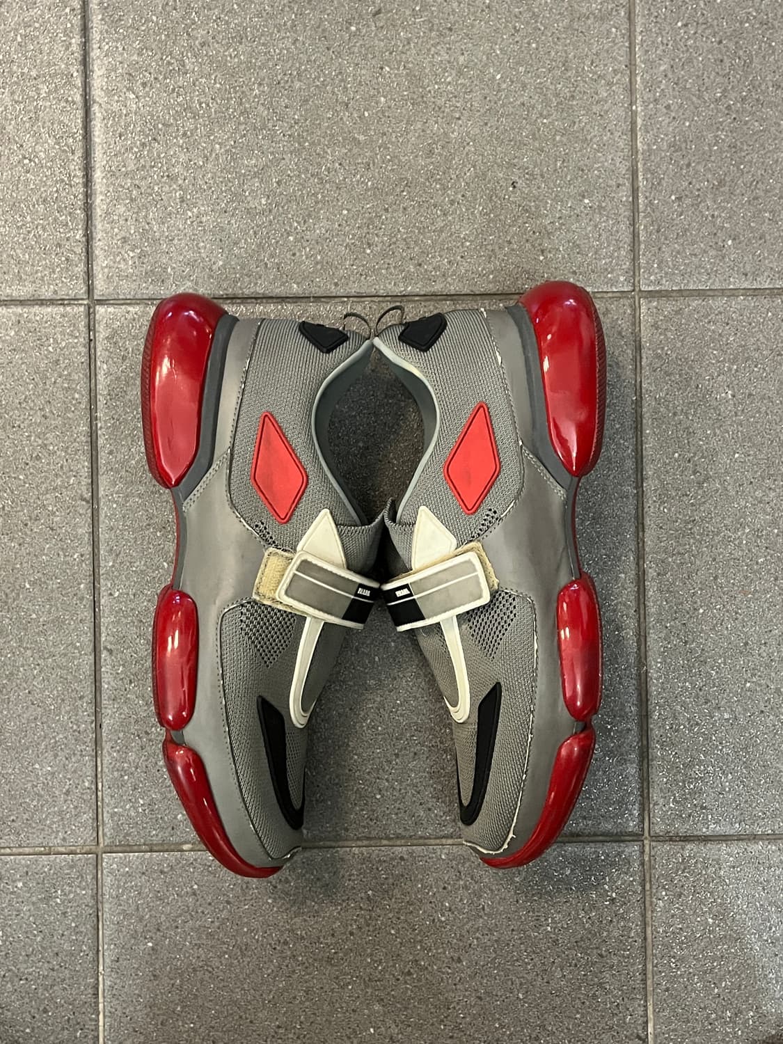 프라다 클라우드버스트 상품이미지3