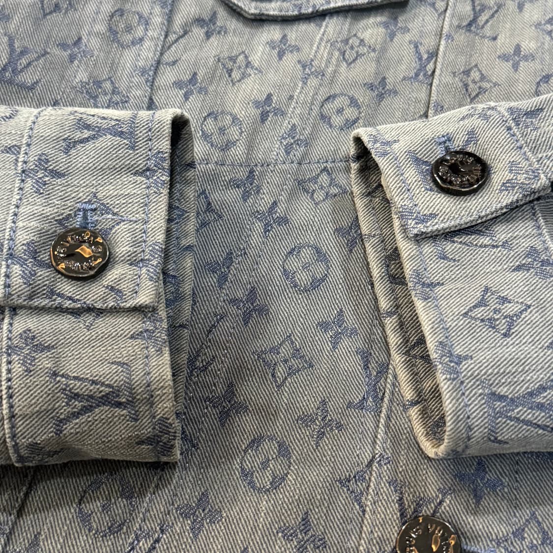 [110 / 새상품급] 루이비통 모노그램 트러커 데님 자켓 상품이미지5
