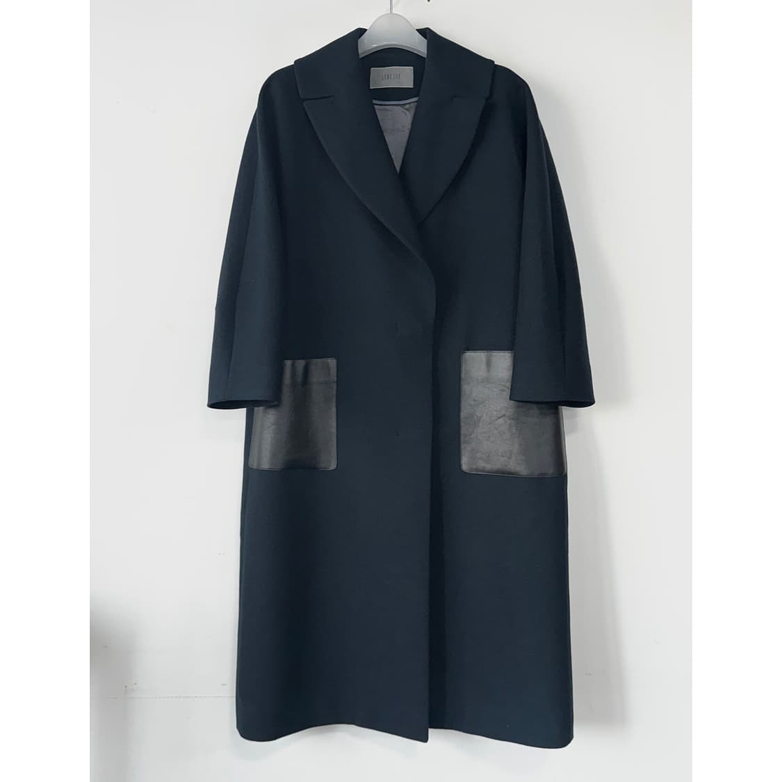 르베이지 레더 패치 캐시미어 롱 코트 상품이미지1