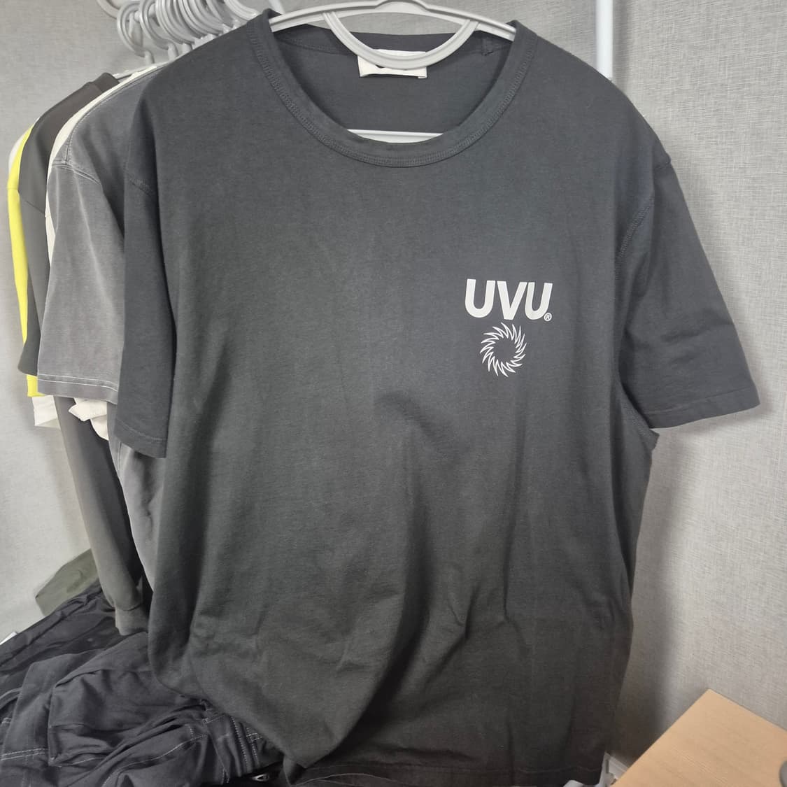 UVU 인시그니아 티셔츠 블랙 L 사이즈  상품이미지2